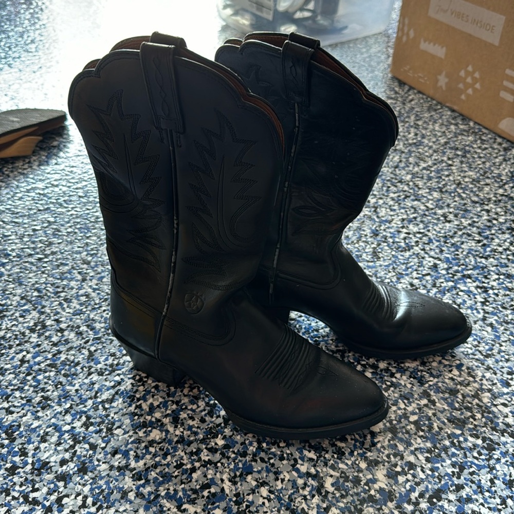 Ariat cowboy boots